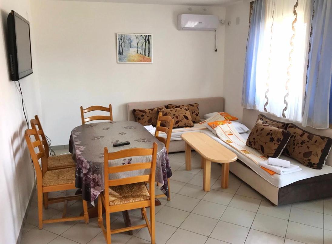 Veliko Gradište Apartmani Novak - Srebrno Jezero מראה חיצוני תמונה